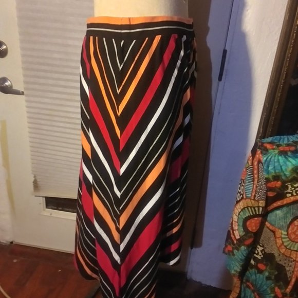 *5of6 2x black/pink/orange/white skirt - Picture 1 of 3